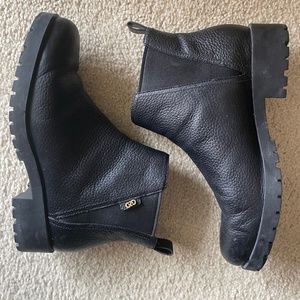 Cole Haan Water Resistant Black Leather Ankle Booties (size 8.5)